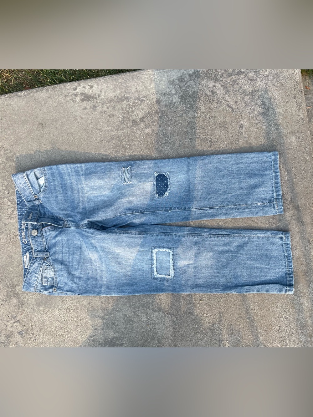 Boyfriend Crop jeans with cute patches